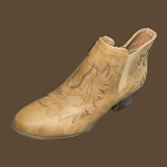 NWOB GLOBALWIN Camel Pull On Ankle Boots The Western Cowboy Cowgirl Boots 9.5 - Picture 2 of 7
